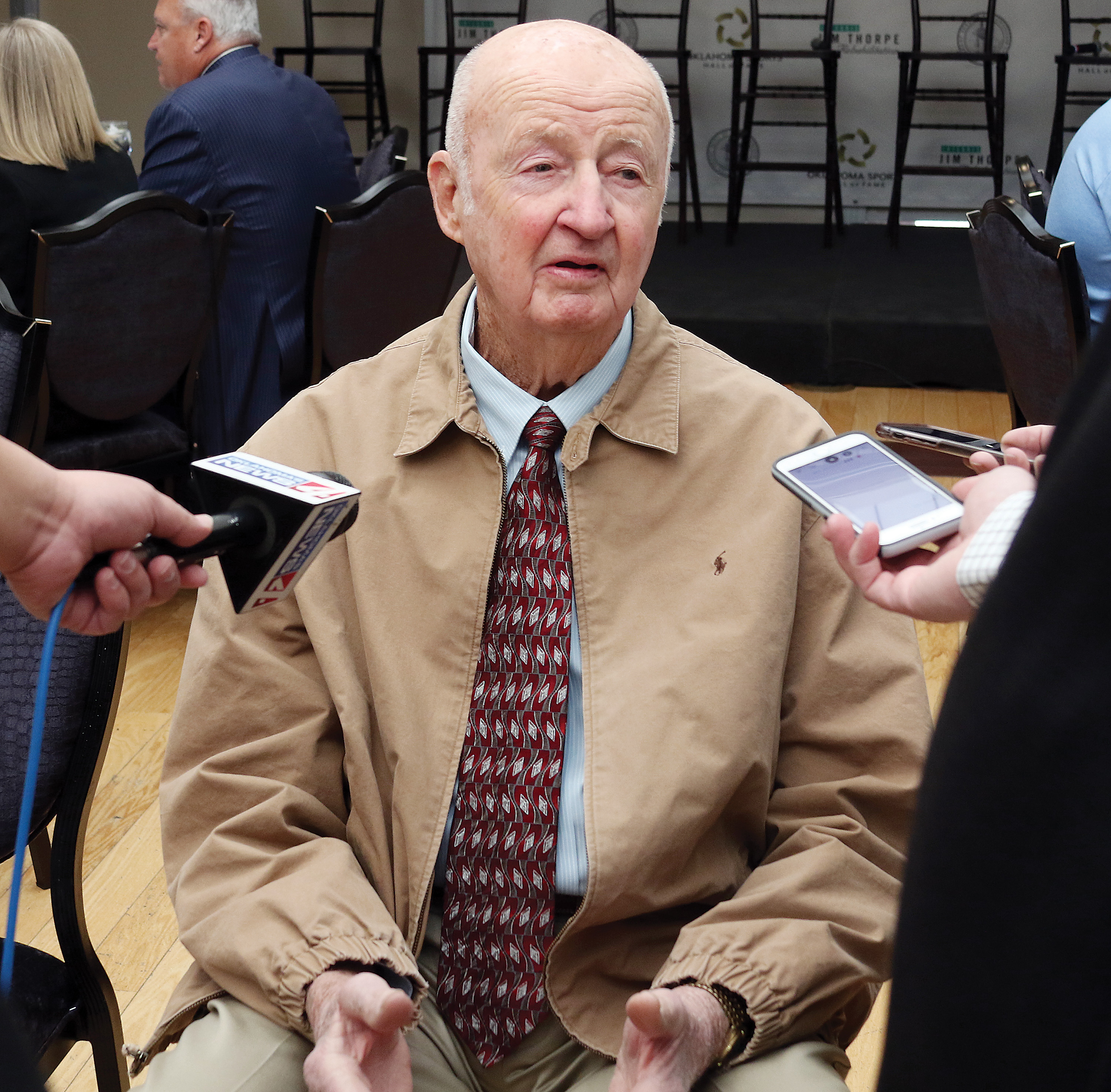 Reed speaks with reporters about being named to the Hall of Fame. (Tribune photographer/Glen Miller)